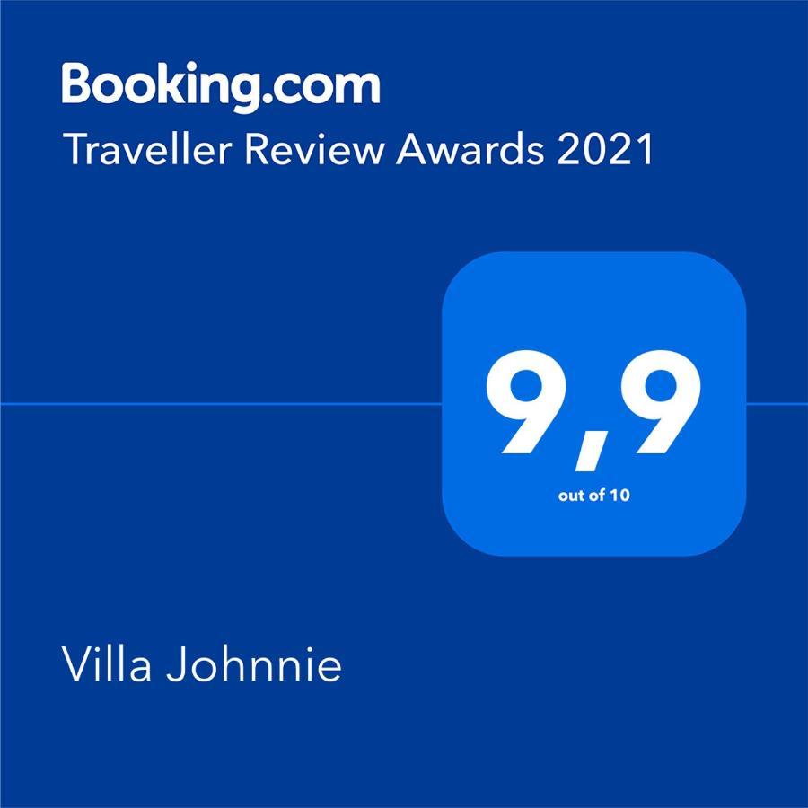 Villa Johnnie Pouládes Eksteriør billede